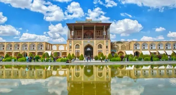 سفر خانوادگی ۴ نفره به اصفهان با راهنمای محلی