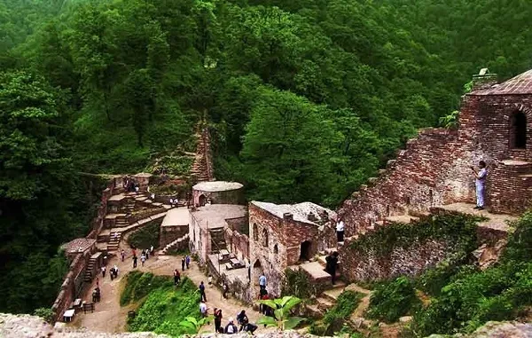 سفر ۵ روزه به ماسوله و قلعهرودخان با اقامت بومگردی
